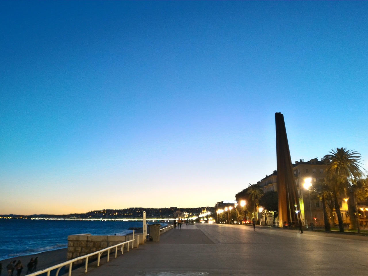 法國尼斯海灘傍晚夕陽